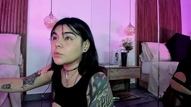 DakkotaBluee on StripChat 