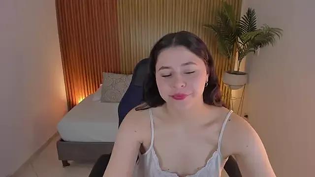 emma_fhox on StripChat 