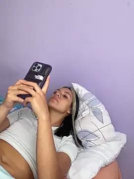 hannahb-e on StripChat 