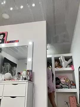 hannahb-e on StripChat 