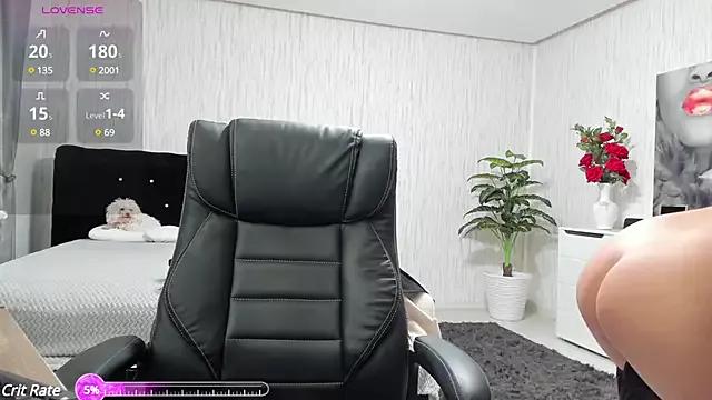 KattyeFox on StripChat 