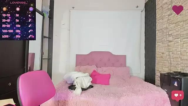 kitty_queen10 on StripChat 