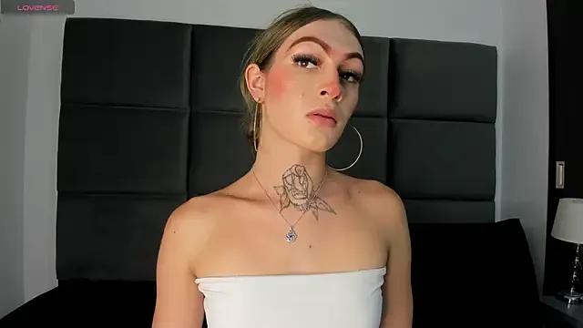 Lizz_Luna on StripChat