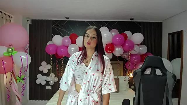 Lolly_18 on StripChat 