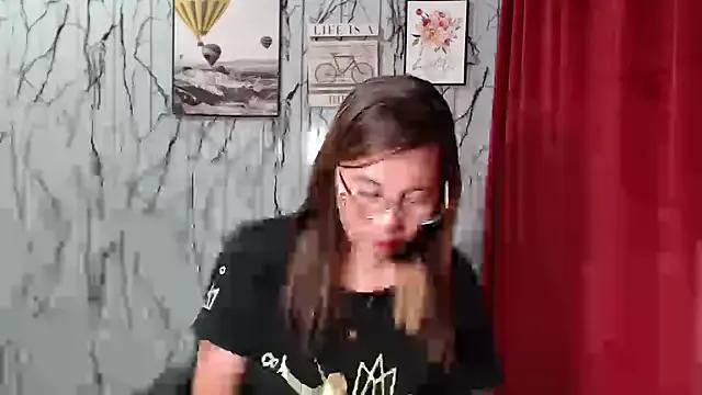 Mimi_daks on StripChat