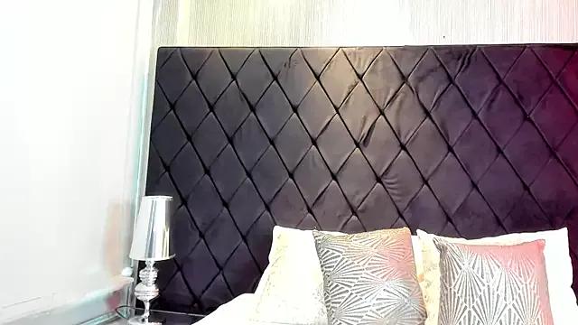 NatashaCollen on StripChat 
