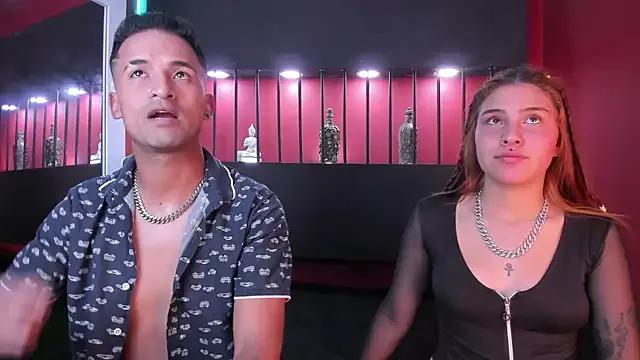 Nikki_and_Mayk on StripChat 