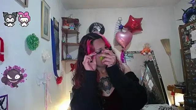 purplekattlyn on StripChat 