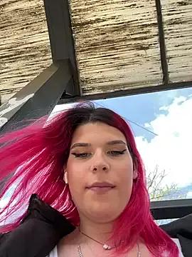 RiriRoseey on StripChat 