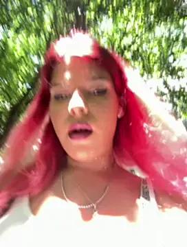RiriRoseey on StripChat 