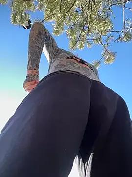 RiriRoseey on StripChat 