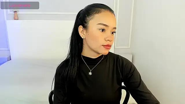 SelenaFox7 on StripChat 