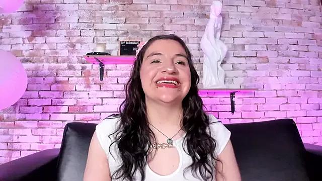 TaraTaylorr on StripChat 