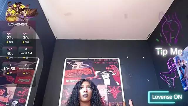 TIFFANYYSTAR on StripChat 