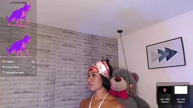 TinnaCobb on StripChat 