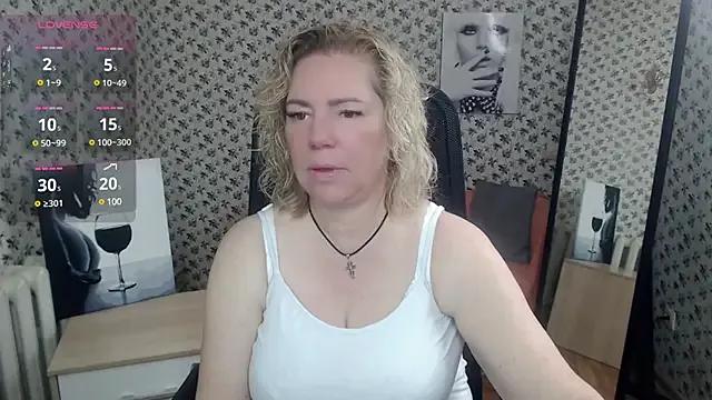 unsual_milf on StripChat