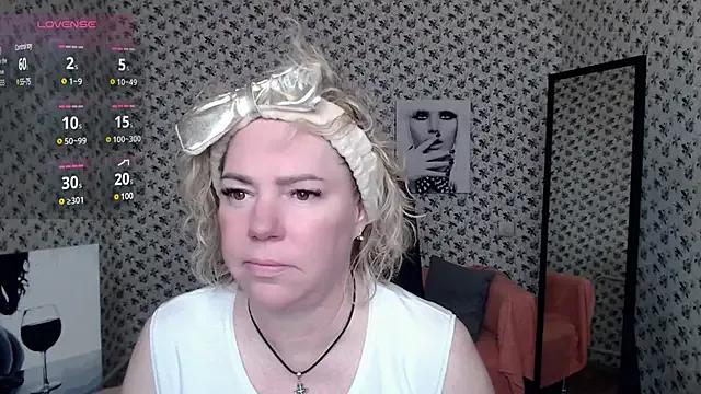 unsual_milf on StripChat 