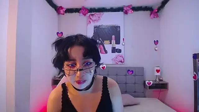 Xayah_77 on StripChat 